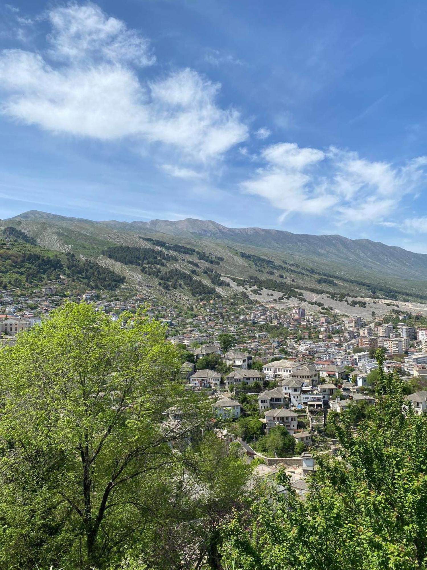 Guest House Persa Gjirokastër Exteriör bild
